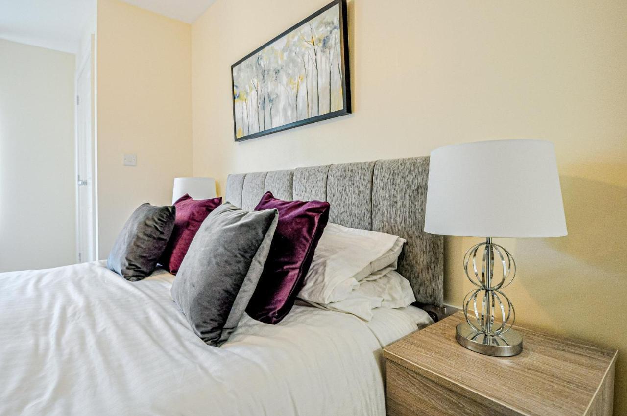 Kings Quarter - Four Bed Apartment - #0202 Maidenhead Buitenkant foto